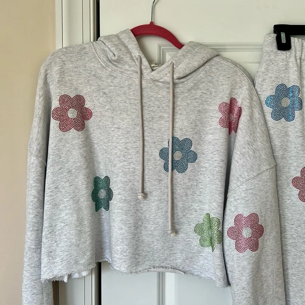 NWT Adorable Sweatshirt and Sweatpants - Picture 2 of 8